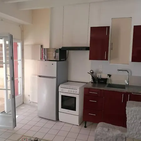 Nyaraló Jolie Maison De Ville Avec Terrasse Ombragee *