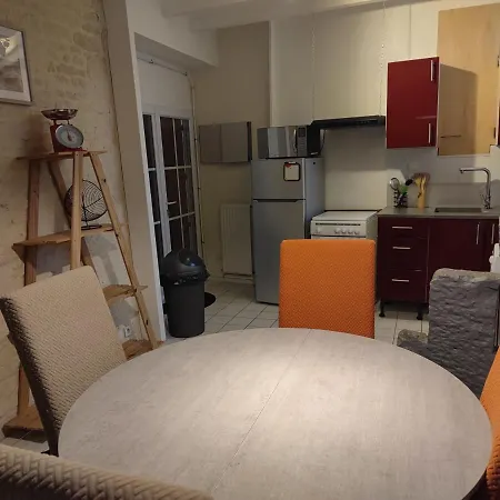 Nyaraló Jolie Maison De Ville Avec Terrasse Ombragee Niort