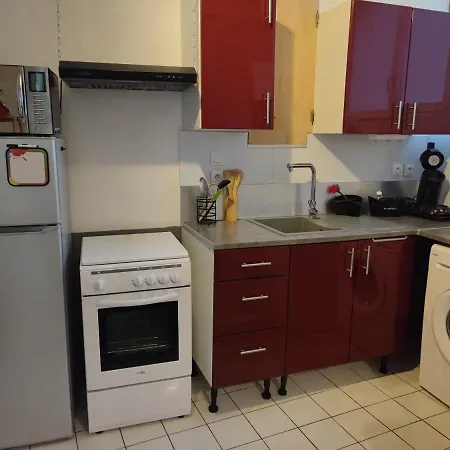 Jolie Maison De Ville Avec Terrasse Ombragee Nyaraló Niort